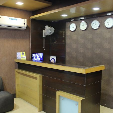 Mount Residency Hotel Madras Buitenkant foto